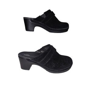 Crocs Women's Sarah Black‎ Suede Clogs Size 7